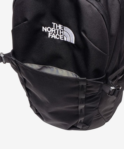 THE NORTH FACE(ザノースフェイス)の「THE NORTH FACE/ザ・ノース・フェイス バックパック PIVOTER ピボター 26L NM82461(バックパック/リュック・メンズ・ブラック/ダークブルー・FREE)」の3枚目の写真