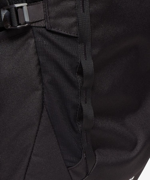 THE NORTH FACE(ザノースフェイス)の「THE NORTH FACE/ザ・ノース・フェイス バックパック PIVOTER ピボター 26L NM82461(バックパック/リュック・メンズ・ブラック/ダークブルー・FREE)」の4枚目の写真