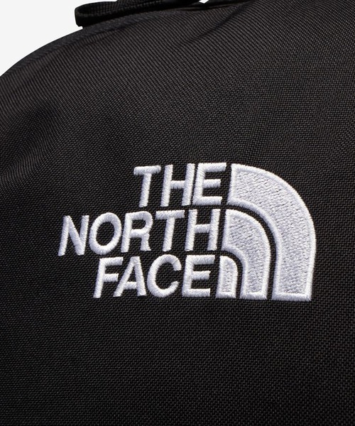 THE NORTH FACE(ザノースフェイス)の「THE NORTH FACE/ザ・ノース・フェイス バックパック PIVOTER ピボター 26L NM82461(バックパック/リュック・メンズ・ブラック/ダークブルー・FREE)」の7枚目の写真