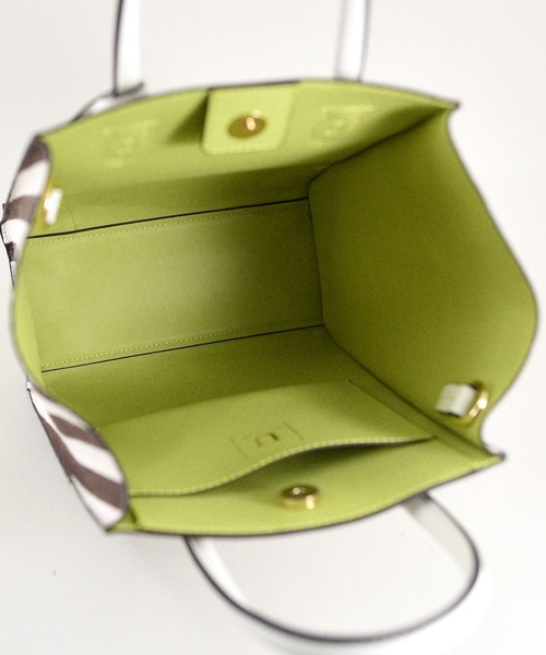 U（ユー）の「Odile【オディル】トートバッグ（トートバッグ・レディース・キャメル/ブラック/ブラウン系その他・FREE）」の16枚目の写真