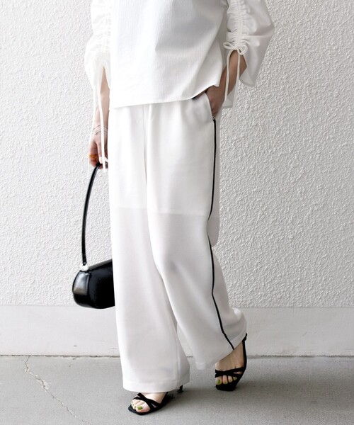 SHIPS any（シップス エニィ）の「SHIPS any:〈手洗い可能〉カラミ メッシュ サイドライン イージー ワイド パンツ（その他パンツ・レディース・ネイビー/ホワイト・ONE SIZE）」の6枚目の写真