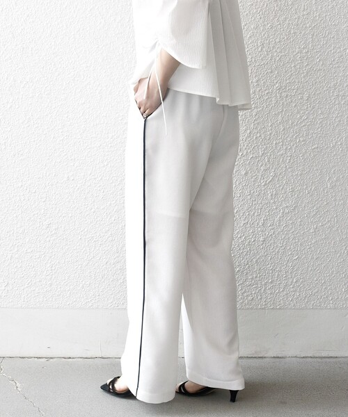 SHIPS any（シップス エニィ）の「SHIPS any:〈手洗い可能〉カラミ メッシュ サイドライン イージー ワイド パンツ（その他パンツ・レディース・ネイビー/ホワイト・ONE SIZE）」の7枚目の写真