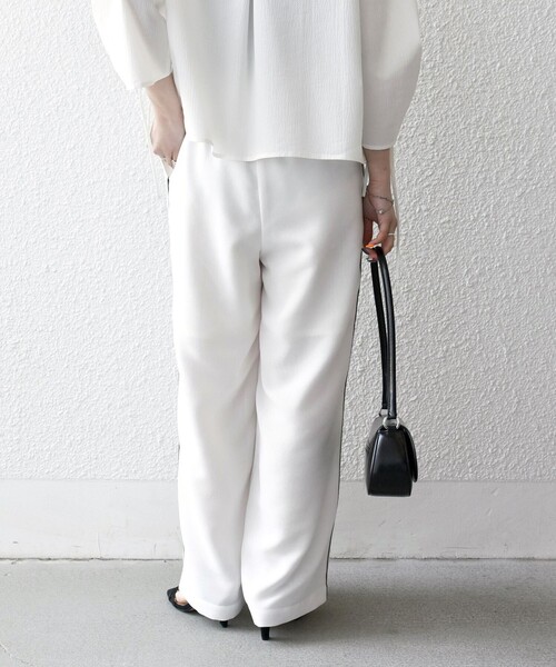 SHIPS any（シップス エニィ）の「SHIPS any:〈手洗い可能〉カラミ メッシュ サイドライン イージー ワイド パンツ（その他パンツ・レディース・ネイビー/ホワイト・ONE SIZE）」の8枚目の写真