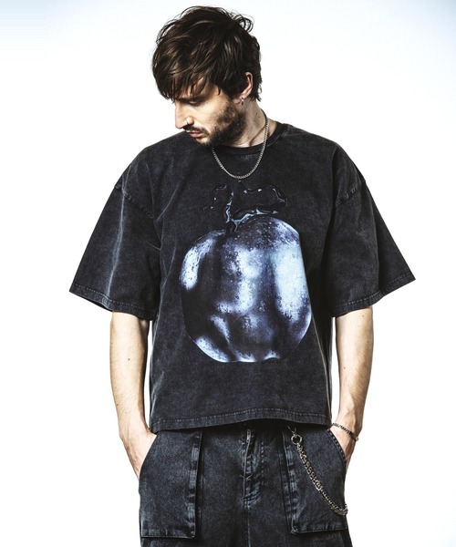 NO ID.（ノーアイディ）の「【NO ID.】PARADISE LOST Print Big T-Shirt / PARADISE LOST プリント ビッグ Tシャツ（Tシャツ/カットソー・メンズ・ブラック/ホワイト/グレー・ONE SIZE）」の5枚目の写真