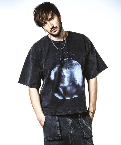 NO ID.（ノーアイディ）の「【NO ID.】PARADISE LOST Print Big T-Shirt / PARADISE LOST プリント ビッグ Tシャツ（Tシャツ/カットソー・メンズ・ブラック/ホワイト/グレー・ONE SIZE）」の6枚目の写真