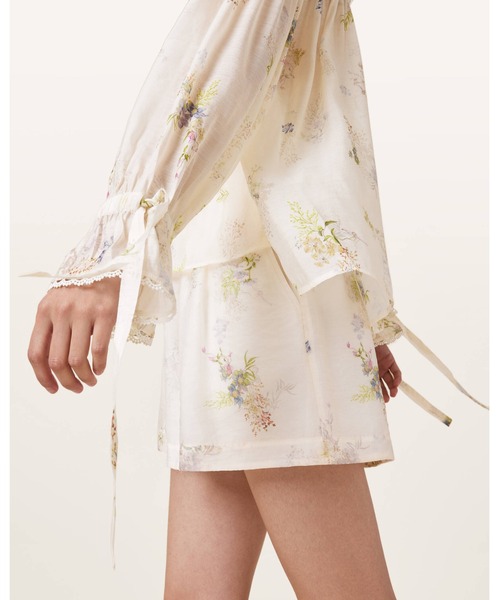 ALLSAINTS（オールセインツ）の「DELPHINE FLORAL PRINT SHIRT | DELPHINE フローラル プリント シャツ（シャツ/ブラウス・レディース・ホワイト系その他・4/12/8/10）」の6枚目の写真