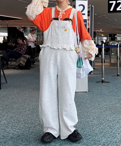 CIAOPANIC（チャオパニック）の「スウェットフリルサロペット（サロペット/オーバーオール・レディース・レッド/ネイビー/オフホワイト/グレー・0/1）」の2枚目の写真