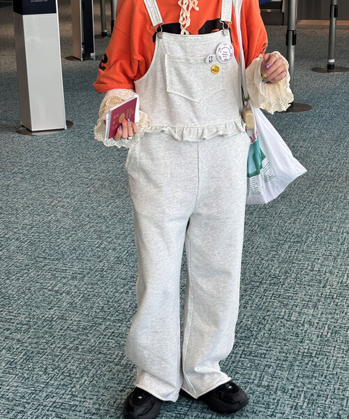 CIAOPANIC（チャオパニック）の「スウェットフリルサロペット（サロペット/オーバーオール・レディース・レッド/ネイビー/オフホワイト/グレー・0/1）」の6枚目の写真