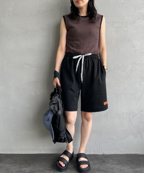 UNIVERSAL OVERALL（ユニバーサルオーバーオール）の「[UNIVERSAL OVERALL/ユニバーサルオーバーオール] 別注 ワンポイントロゴ ポンチショートパンツ（その他パンツ・メンズ・ブラック/チャコールグレー/ライトグレー・M/L）」の22枚目の写真