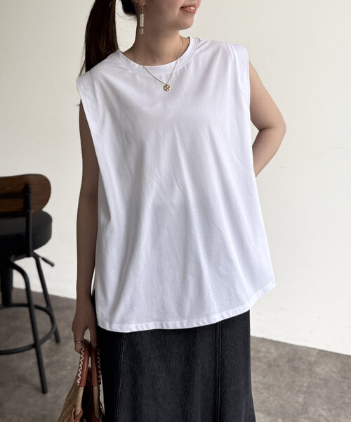 Chez toi(シェトワ)の「バックフレアノースリプルオーバー(Tシャツ/カットソー・レディース・チャコールグレー/グレイッシュベージュ/ホワイト/グリーン・FREE)」の5枚目の写真