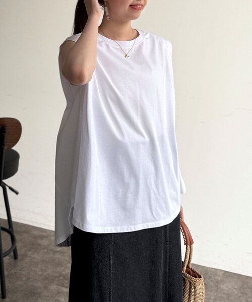Chez toi(シェトワ)の「バックフレアノースリプルオーバー(Tシャツ/カットソー・レディース・チャコールグレー/グレイッシュベージュ/ホワイト/グリーン・FREE)」の6枚目の写真