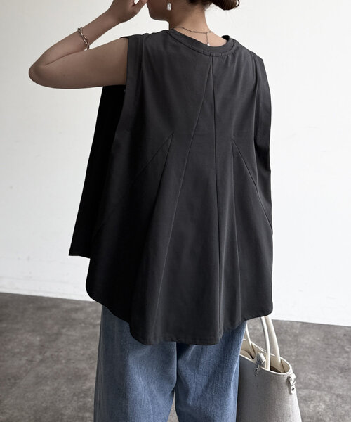 Chez toi(シェトワ)の「バックフレアノースリプルオーバー(Tシャツ/カットソー・レディース・チャコールグレー/グレイッシュベージュ/ホワイト/グリーン・FREE)」の20枚目の写真