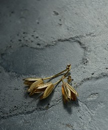 リーフアシンメトリーピアス