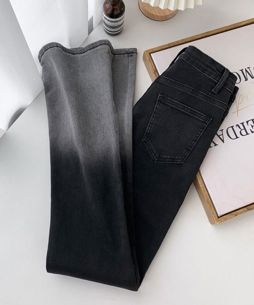 shoppinggo(ショッピングゴー)の「フレアパンツ デニムパンツ グラデーション(デニムパンツ・レディース・グレー・L/M)」の4枚目の写真