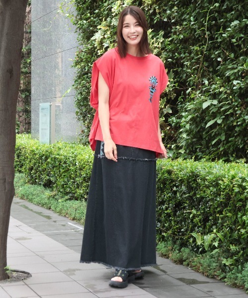 チチカカ(チチカカ)の「トゥーミプリントプルオーバー(Tシャツ/カットソー・レディース・レッド/ホワイト/ブラック・FREE)」の8枚目の写真