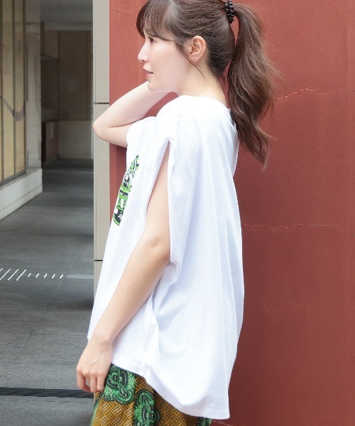 チチカカ(チチカカ)の「トゥーミプリントプルオーバー(Tシャツ/カットソー・レディース・レッド/ホワイト/ブラック・FREE)」の5枚目の写真