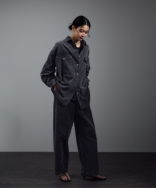 SALON adam et rope'（サロン アダム エ ロペ）の「フェードコーデュロイオーバーシャツ / セットアップ対応（シャツ/ブラウス・レディース・ピンク/ブラウン/チャコールグレー・FREE）」の6枚目の写真