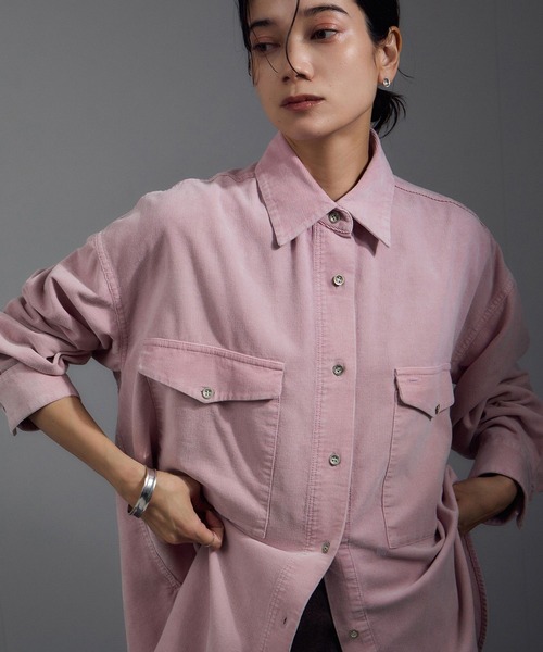 SALON adam et rope'（サロン アダム エ ロペ）の「フェードコーデュロイオーバーシャツ / セットアップ対応（シャツ/ブラウス・レディース・ピンク/ブラウン/チャコールグレー・FREE）」の15枚目の写真