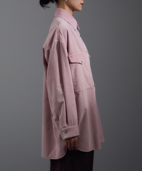 SALON adam et rope'（サロン アダム エ ロペ）の「フェードコーデュロイオーバーシャツ / セットアップ対応（シャツ/ブラウス・レディース・ピンク/ブラウン/チャコールグレー・FREE）」の18枚目の写真