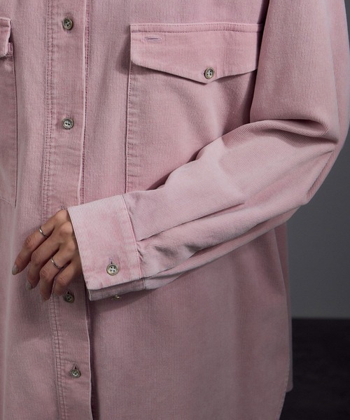 SALON adam et rope'（サロン アダム エ ロペ）の「フェードコーデュロイオーバーシャツ / セットアップ対応（シャツ/ブラウス・レディース・ピンク/ブラウン/チャコールグレー・FREE）」の21枚目の写真