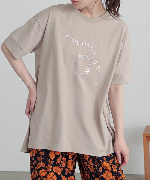 n'OrLABEL(ノアールレーベル)の「箔ロゴプリントフレアカットソー(Tシャツ/カットソー・レディース・オフホワイト/チャコール/ベージュ・2/1)」の3枚目の写真