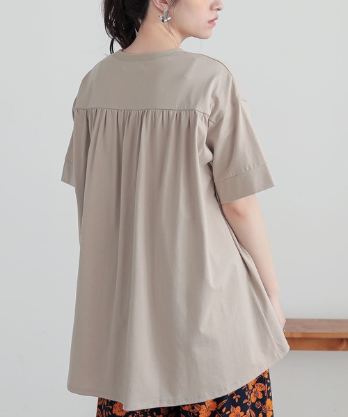 n'OrLABEL(ノアールレーベル)の「箔ロゴプリントフレアカットソー(Tシャツ/カットソー・レディース・オフホワイト/チャコール/ベージュ・2/1)」の17枚目の写真