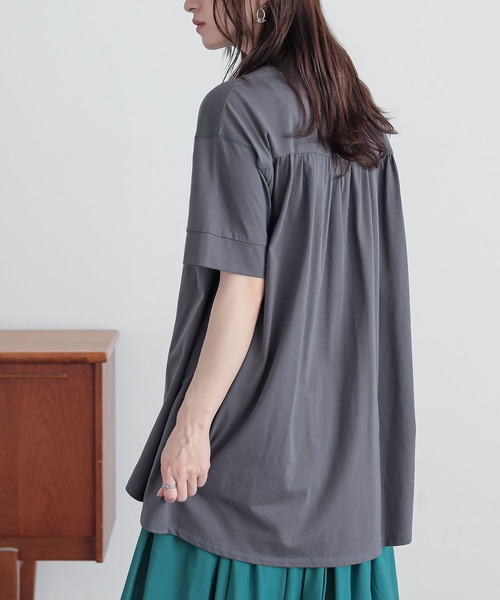 n'OrLABEL(ノアールレーベル)の「箔ロゴプリントフレアカットソー(Tシャツ/カットソー・レディース・オフホワイト/チャコール/ベージュ・2/1)」の12枚目の写真