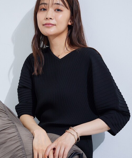 INDIVI（インディヴィ）の「【二の腕カバー／スタイルアップ】ドライタッチストレッチニット（Tシャツ/カットソー・レディース・ブラック/チャコールグレー/ホワイト/イエロー・05/13/15 /38）」の3枚目の写真