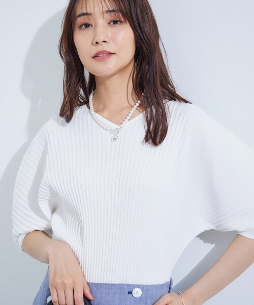 INDIVI（インディヴィ）の「【二の腕カバー／スタイルアップ】ドライタッチストレッチニット（Tシャツ/カットソー・レディース・ブラック/チャコールグレー/ホワイト/イエロー・05/13/15 /38）」の5枚目の写真