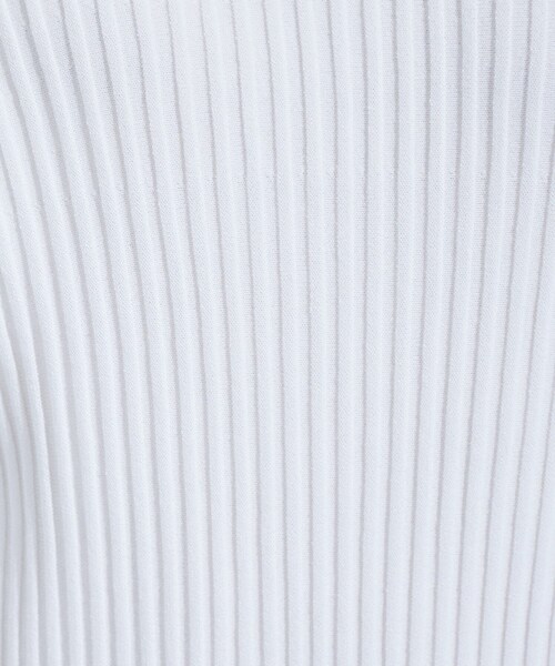 INDIVI（インディヴィ）の「【二の腕カバー／スタイルアップ】ドライタッチストレッチニット（Tシャツ/カットソー・レディース・ブラック/チャコールグレー/ホワイト/イエロー・05/13/15 /38）」の8枚目の写真