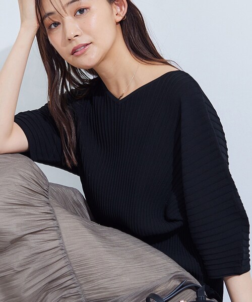 INDIVI（インディヴィ）の「【二の腕カバー／スタイルアップ】ドライタッチストレッチニット（Tシャツ/カットソー・レディース・ブラック/チャコールグレー/ホワイト/イエロー・05/13/15 /38）」の14枚目の写真