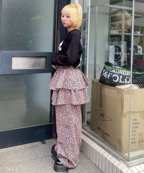 Candy Stripper(キャンディストリッパー)の「LEOPARD SKIRT パンツ(その他パンツ・レディース・ベージュ/ピンク・FREE)」の9枚目の写真