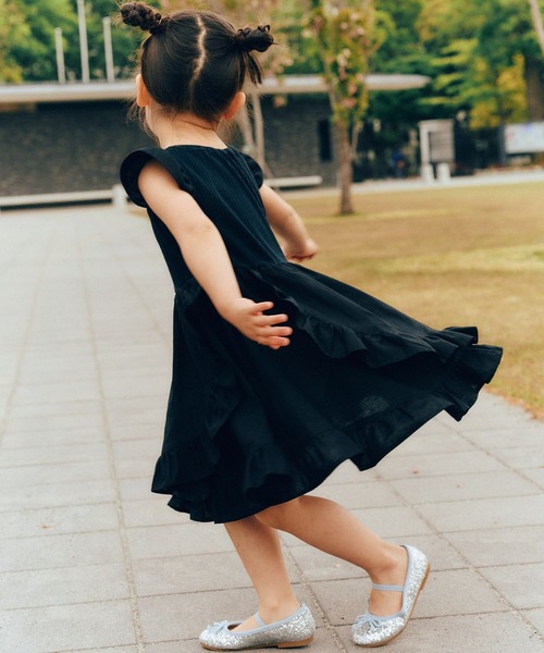 LOWRYS FARM(ローリーズファーム)の「marinaコットンフリルワンピース 493562(ワンピース・キッズ・アイボリー/ブラック/ブルー・130cm/110cm/120cm)」の6枚目の写真