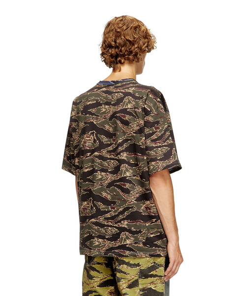 DIESEL(ディーゼル)の「メンズ Tシャツ T-BOXT-T22(Tシャツ/カットソー・メンズ・カモフラージュ・MEDIUM/LARGE/SMALL/X-LARGE/X-SMALL/XX-LARGE/XXX-LARGE)」の3枚目の写真