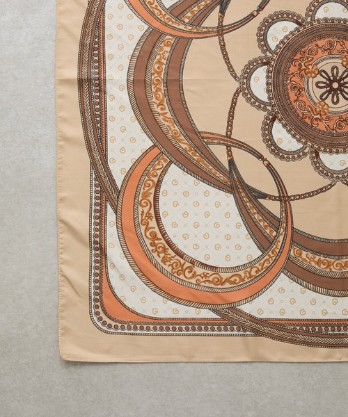 COLONY 2139(コロニートゥーワンスリーナイン)の「サークル大判スカーフ 90×90(バンダナ/スカーフ・レディース・レッド/ベージュ/ネイビー・FREE)」の10枚目の写真