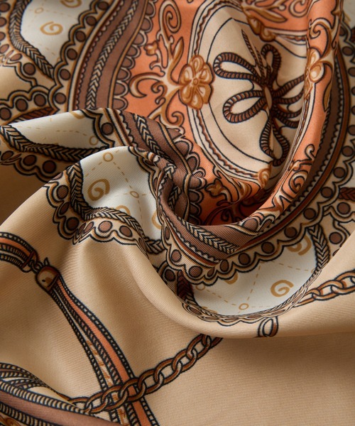 COLONY 2139(コロニートゥーワンスリーナイン)の「サークル大判スカーフ 90×90(バンダナ/スカーフ・レディース・レッド/ベージュ/ネイビー・FREE)」の4枚目の写真