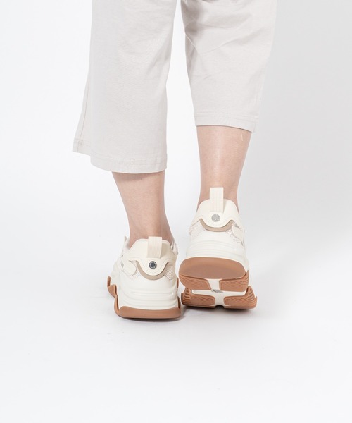 STEVE MADDEN（スティーブマデン）の「【STEVE MADDEN/スティーブマデン】ボリュームソール スニーカー POSSESSION（スニーカー・レディース・ホワイト/ブラック/ブラック×ホワイト/グレー/ホワイト×ホワイト・7.5/7/6.5/8.5/8）」の15枚目の写真