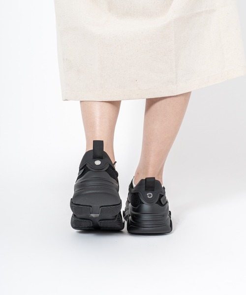 STEVE MADDEN（スティーブマデン）の「【STEVE MADDEN/スティーブマデン】ボリュームソール スニーカー POSSESSION（スニーカー・レディース・ホワイト/ブラック/ブラック×ホワイト/グレー/ホワイト×ホワイト・7.5/7/6.5/8.5/8）」の18枚目の写真