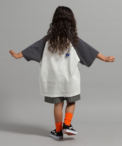 GEORGE'S(ジョージズ)の「【KIDS】ラグランロゴ Tシャツ(Tシャツ/カットソー・キッズ・ライトグレー系/ホワイト系・150cm/130cm/110cm)」の6枚目の写真