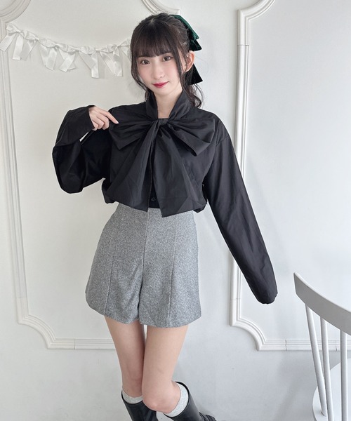 Loueme(ルエム)の「ボリュームリボンボウタイブラウス(シャツ/ブラウス・レディース・ホワイト/ブラック/ライトブルー・FREE)」の21枚目の写真