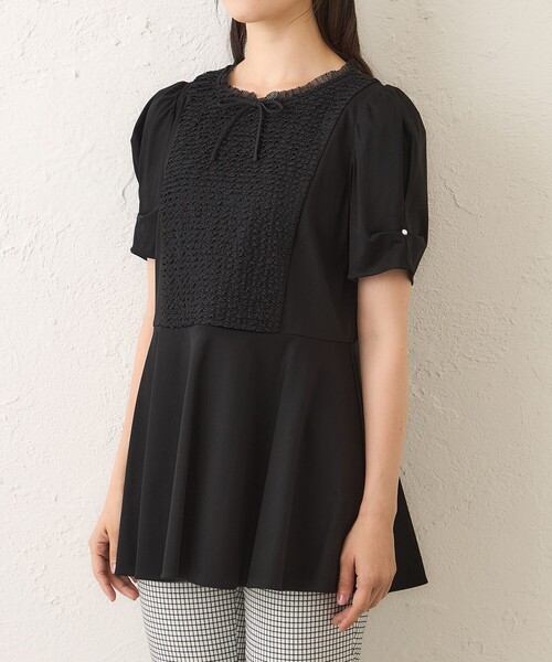 TO BE CHIC(トゥー ビー シック)の「コマフリル カットソーコンビチュニック(チュニック・レディース・オフホワイト/ブラック・40/42)」の7枚目の写真