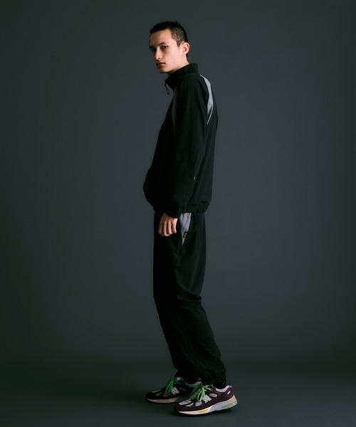 NOISE MAKER（ノイズメーカー）の「ナイロントラックジャケット【MADE IN JAPAN】（ナイロンジャケット・メンズ・ブラック×グレー・L/XL）」の2枚目の写真