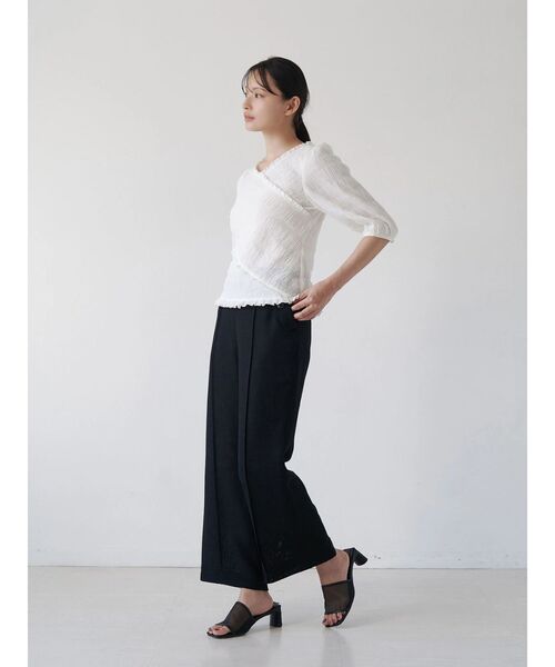 TONAL(トーナル)の「スモッキングJQアシメブラウス(シャツ/ブラウス・レディース・ブラック/ベビーピンク/オフホワイト・MEDIUM)」の8枚目の写真