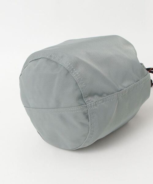 JOHN'S CLOSET（ジョンズクローゼット）の「【lg】〔UNIVERSALOVERALL〕カラーザイル ナイロン巾着バッグ（ショルダーバッグ・メンズ・ベージュ系/オレンジ/ネイビー/ベージュ/グレイッシュブルー/チャコールグレー/ブラック・FREE）」の12枚目の写真