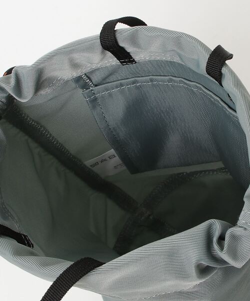 JOHN'S CLOSET（ジョンズクローゼット）の「【lg】〔UNIVERSALOVERALL〕カラーザイル ナイロン巾着バッグ（ショルダーバッグ・メンズ・ベージュ系/オレンジ/ネイビー/ベージュ/グレイッシュブルー/チャコールグレー/ブラック・FREE）」の13枚目の写真