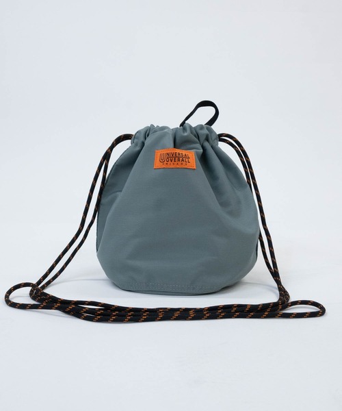 JOHN'S CLOSET（ジョンズクローゼット）の「【lg】〔UNIVERSALOVERALL〕カラーザイル ナイロン巾着バッグ（ショルダーバッグ・メンズ・ベージュ系/オレンジ/ネイビー/ベージュ/グレイッシュブルー/チャコールグレー/ブラック・FREE）」の6枚目の写真
