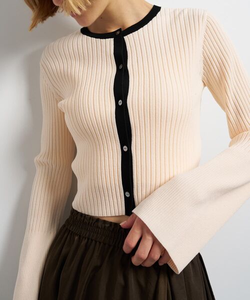 LANVIN en Bleu(ランバンオンブルー)の「バイカラーリブショートカーディガン(ニット/セーター・レディース・ブラック/レッド/ベージュ・38)」の3枚目の写真