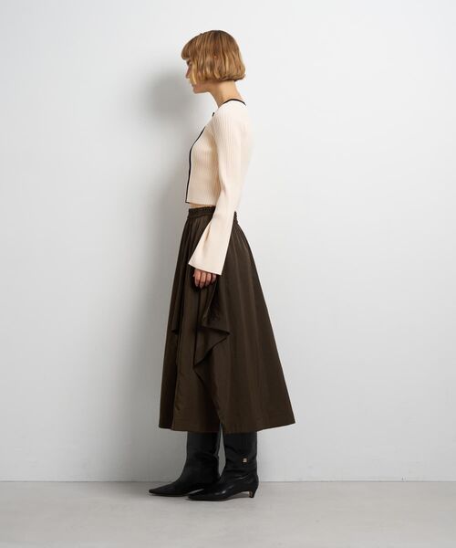 LANVIN en Bleu(ランバンオンブルー)の「バイカラーリブショートカーディガン(ニット/セーター・レディース・ブラック/レッド/ベージュ・38)」の12枚目の写真