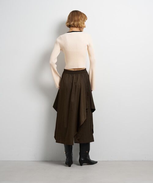 LANVIN en Bleu(ランバンオンブルー)の「バイカラーリブショートカーディガン(ニット/セーター・レディース・ブラック/レッド/ベージュ・38)」の13枚目の写真