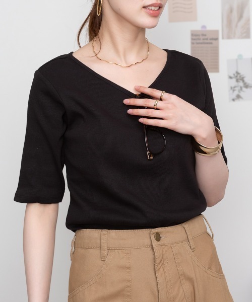 RCD（アールシーディー）の「Vネック5分袖コットンリブTシャツ（Tシャツ/カットソー・レディース・ベージュ/ブラック・M/LL/L）」の2枚目の写真